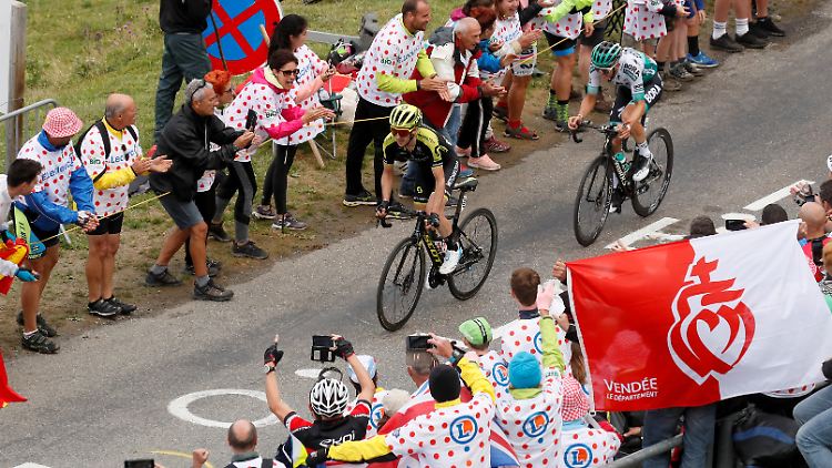 Adam Yates überzeugte erst in den Bergen und am Ende dann im Sprint.