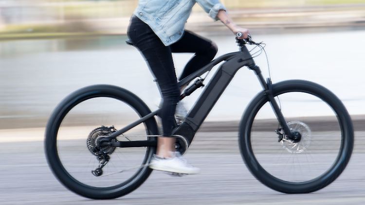 Das Risiko, ums Leben zu kommen, ist auf dem E-Bike dreimal höher als auf einem normalen Fahrrad. 