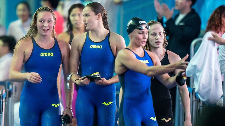 Ganz zufrieden: Julia Mrozinski, Annika Bruhn, Jessica Steiger und Reva Foos.