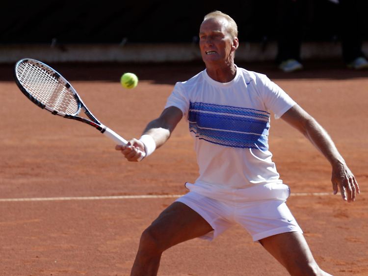 Peter McNamara war nach seiner Profilaufbahn noch weltweit für Showmatches der Tennislegenden im Einsatz.