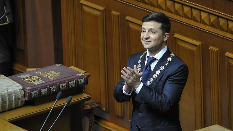 Selenskyjs Partei gewann die Mehrheit der Sitze im Parlament.