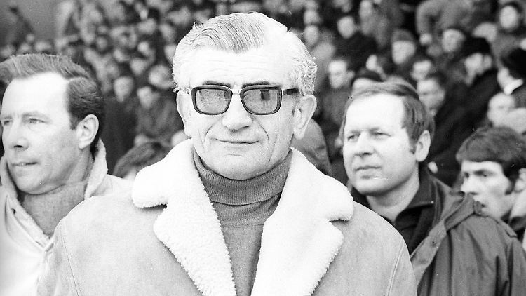 "Wie kann denn der Kerl da so frei zum Schuss kommen, ihr Deppen?" Hermann Lindemann.