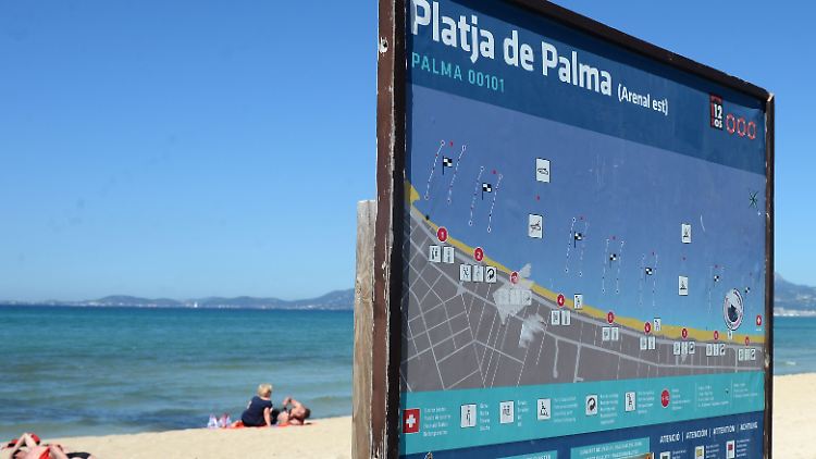 Der Mann soll die 20-Jährige am Strand zum Sex gezwungen haben.