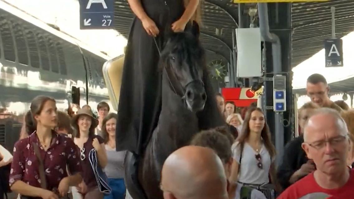 pferde bahnhof.jpg