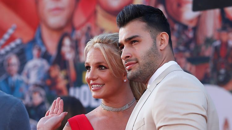 Bei der "Once Upon A Time In ... Hollywood"-Premiere in L.A. sahen Britney Spears und ihr Personal-Trainer alles andere als getrennt aus. 