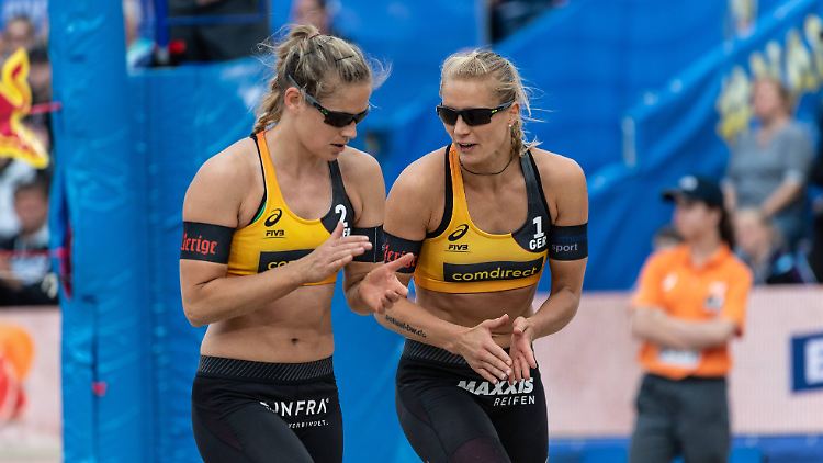 Cinja Tillmann (links) und Kim Behrens werfen dem Deutschen Volleyball-Verband vor, sich nicht an die eigenen Fair-Play-Regeln zu halten.