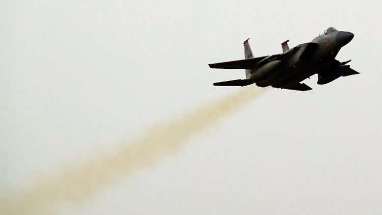Südkorea ließ unter anderem F-15 Kampfjets in die Luft steigen und nach eigener Darstellung Warnschüsse abfeuern.