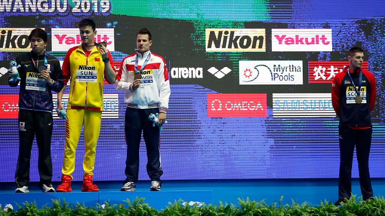 Der Brite Duncan Scott reiht sich in den öffentlichen Protest gegen Sun Yang ein.