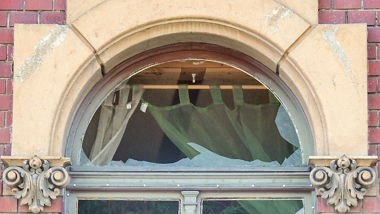 Bei der Attacke gingen mehrere Fensterscheiben zu Bruch.