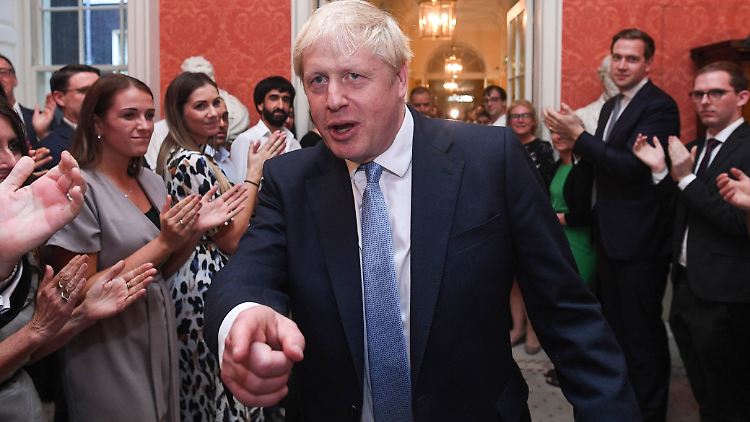 Neuer Hausherr in Downing Street 10: Boris Johnson baut sofort nach der Amtsübernahme das Kabinett um.  