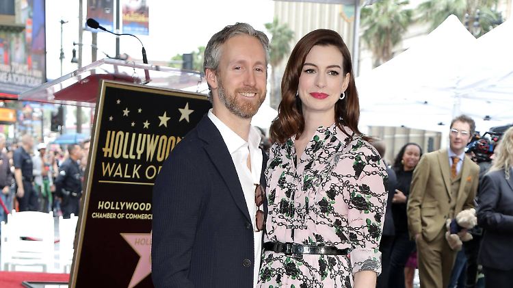 Im Mai feierten Hathaway und Shulman ihren Stern auf dem "Hollywood Walk of Fame".