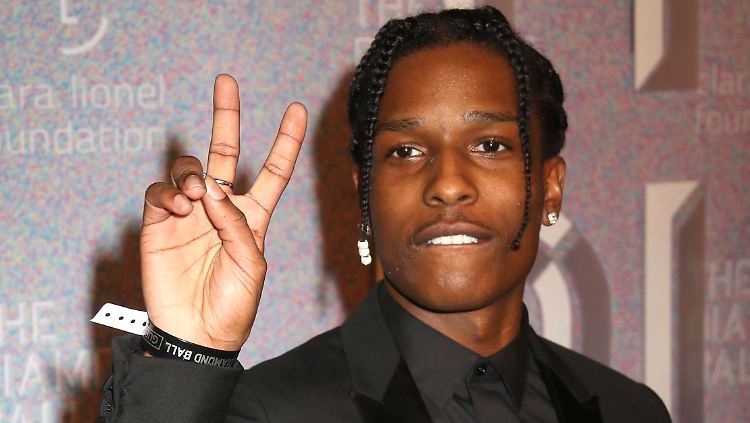 US-Rapper ASAP Rocky wird sich in Schweden wegen Körperverletzung vor Gericht verantworten müssen.