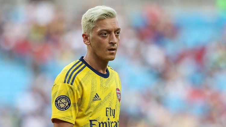 Özil hat sich zu dem Überfall noch nicht geäußert. Laut Arsenal sind er und Kolasinac wohlauf.