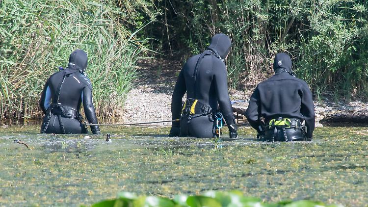 Auch in einem Baggersee bei München suchte die Polizei nach den beiden Vermissten.