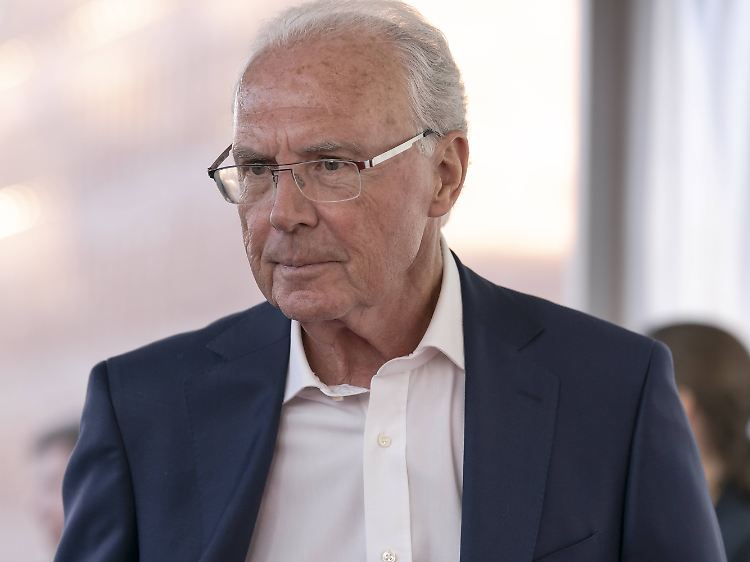 Wegen seines attestierten schlechten Gesundheitszustands wird das Verfahren gegen Beckenbauer abgekoppelt.