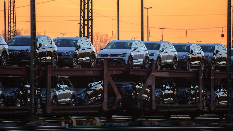 Ein Anzeichen für die Krise: Die für Deutschland so wichtige Automobilbranche kämpft mit großen Problemen. 
