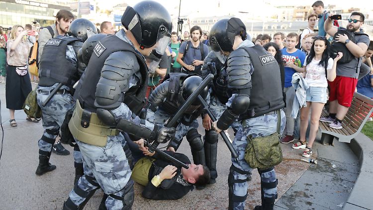 Mehr als 1000 Demonstranten wurden in Moskau festgenommen.