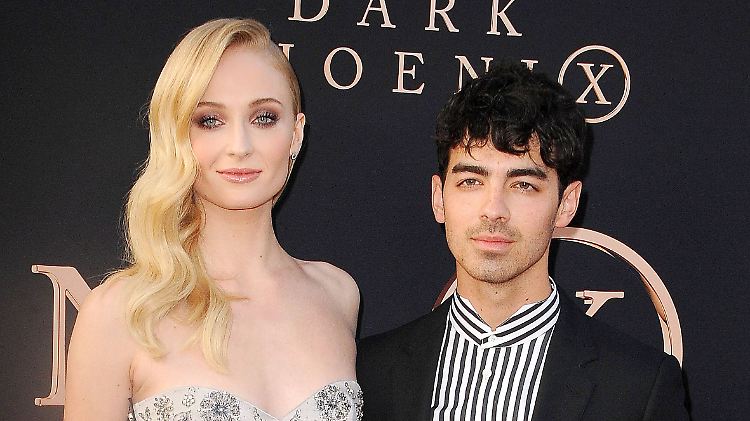 Sophie Turner und Joe Jonas müssen den Tod eines ihrer Hunde verkraften.