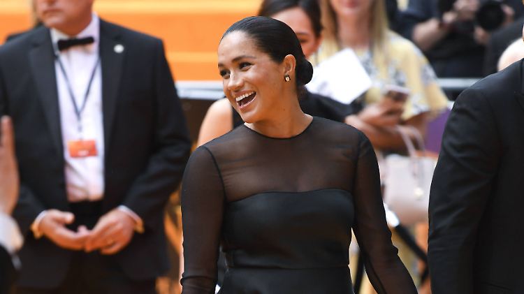 Zwar ist Herzogin Meghan sehr an Mode interessiert, in ihrer Ausgabe der "Vogue" geht es aber doch eher um andere Dinge.