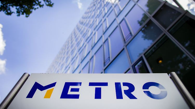 Metro-Aktionäre Beisheim und Meridian kooperieren im Übernahmestreit.