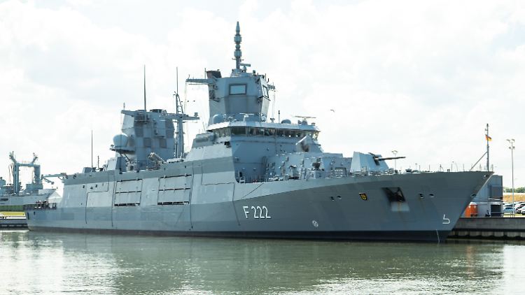 Die neue Fregatte "Baden-Württemberg" am Marinestützpunkt Wilhelmshaven. Sie ist das erste von vier neuen Schiffen der Klasse F125. 