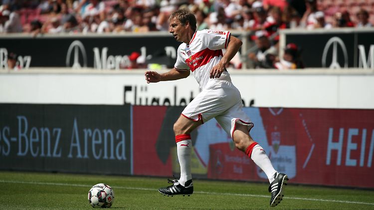 Der Einsatz von Jürgen Klinsmann für den VfB Stuttgart soll sich zukünftig nicht nur auf Auftritte bei Traditionsspielen beschränken.
