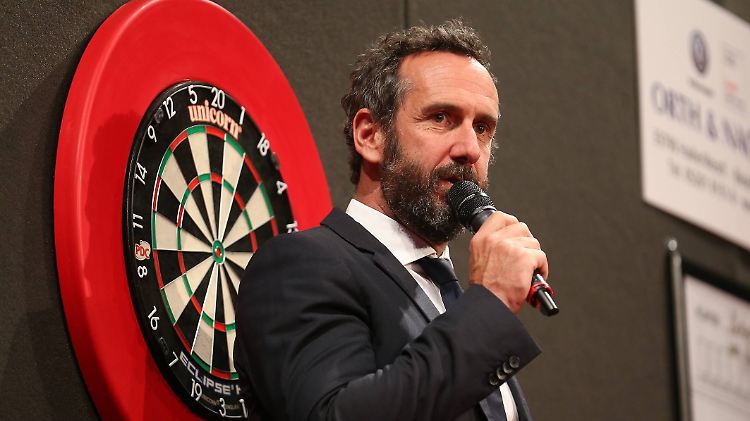 Elmar Paulke kommentiert für DAZN sämtliche Darts-Events und ist auch als "Master of Ceremonies" im Einsatz.