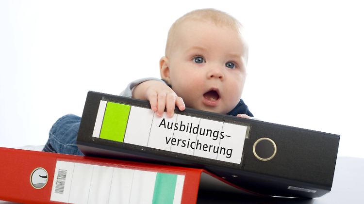 Mit einer Ausbildungsversicherung soll die spätere Berufsausbildung des Kindes abgesichert werden.
