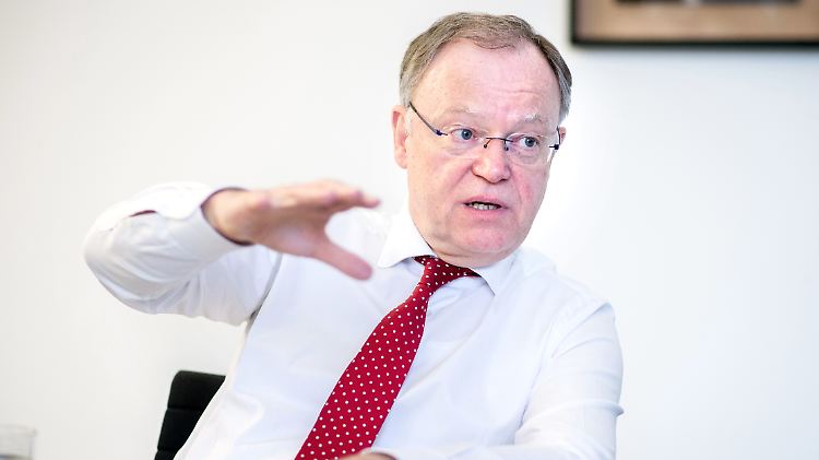 Wenn er sagt, dass er sich irgendwo "wohl fühlt", kann das vieles bedeuten: Niedersachsens Ministerpräsident Stephan Weil.