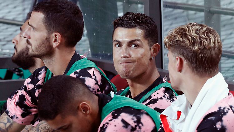 Cristiano Ronaldo blieb bei einem Freundschaftsspiel seines Klubs 90 Minuten auf der Bank sitzen - das sorgt für Ärger.