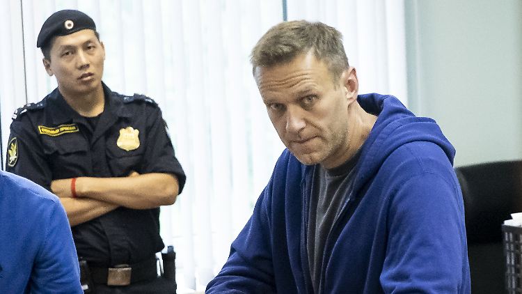 Nawalny musste wegen einer angeblichen "schweren allergischen Reaktion" ins Gefängnis gebracht werden.