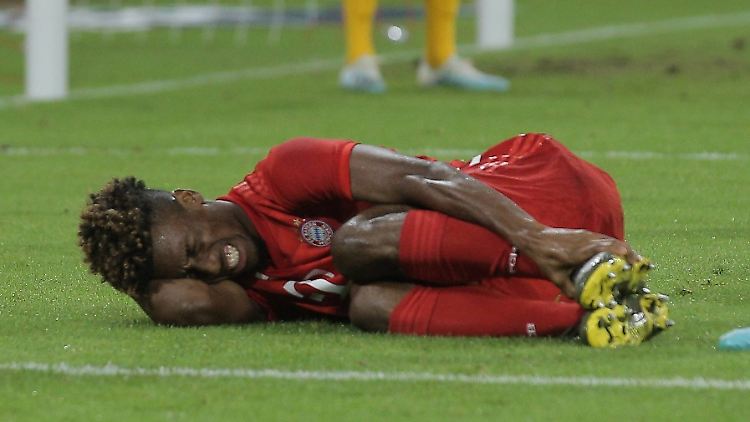 Nicht schon wieder: Kingsley Coman, der in der vergangenen Saison öfter mit Verletzungen zu kämpfen hatte, musste schon wenige Minuten nach seiner Einwechslung wieder vom Platz.