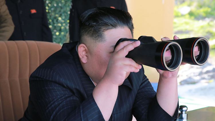 Nordkoreas Machthaber Kim Jong Un soll den jüngsten Raketentest beaufsichtigt haben.