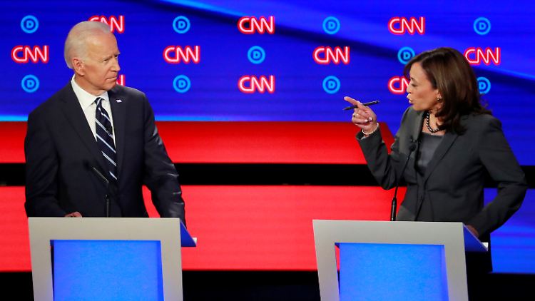 Fingerzeig: Kamala Harris nahm Biden in die Mangel.