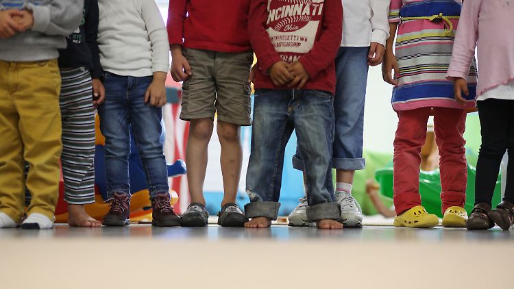 Die Kinder ärmerer Familien leiden besonders unter den aktuellen Verhältnissen.