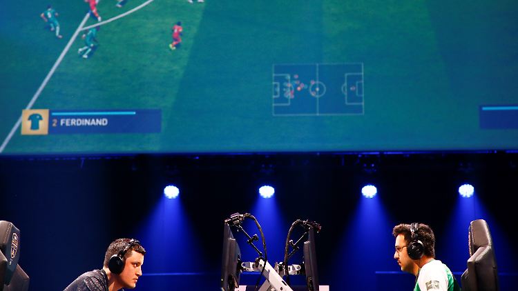 Insgesamt kämpfen 32 der besten Profi-Spieler weltweit, um den Weltmeistertitel in London.