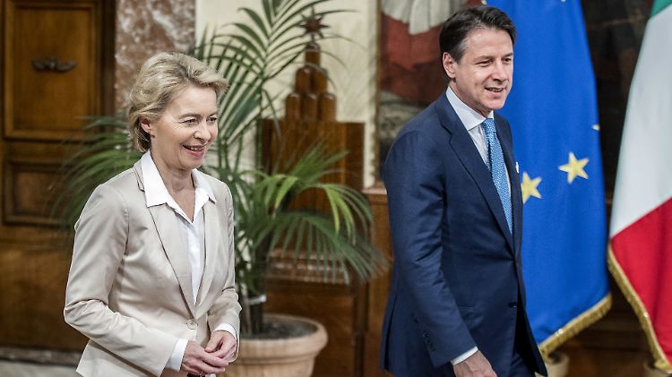 Von der Leyen appelliert vorsichtig an die italienische Regierung. Solidarität sei keine Einbahnstraße und müsse von beiden Seiten kommen. 