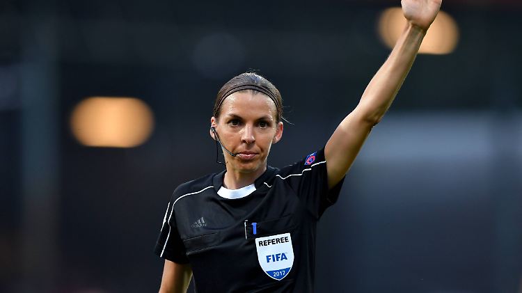 Frappart verfügt "über das Rüstzeug, auf der großen Bühne zu bestehen", sagt Uefa-Schiedrichter-Boss Roberto Rosetti.