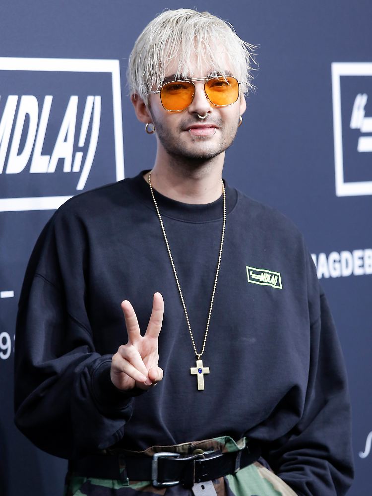 Besser als jeder Priester: Bräutigam-Zwilling Bill Kaulitz im Juni. Vielleicht trainiert er da schon für die Zeremonie?