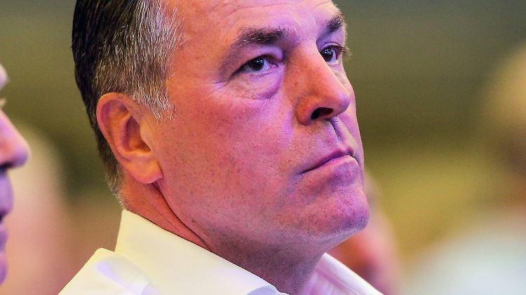 Welche Konsequenzen zieht Clemens Tönnies aus seiner verbalen Entgleisung?