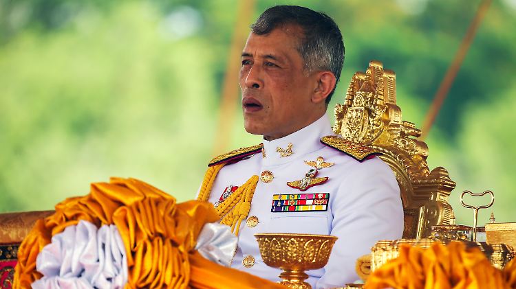 Bricht des Öfteren mit königlichen Konventionen: Rama X.