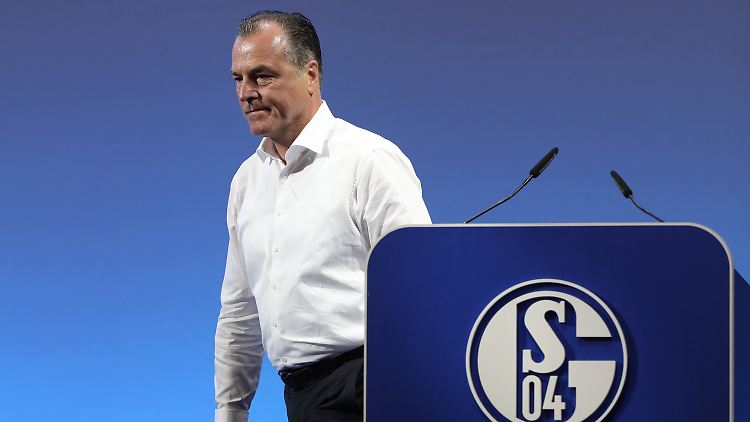 Von Verwarnung bis hin zur Amtsenthebung: Die Zukunft von Clemens Tönnies beim FC Schalke 04 scheint völlig offen.