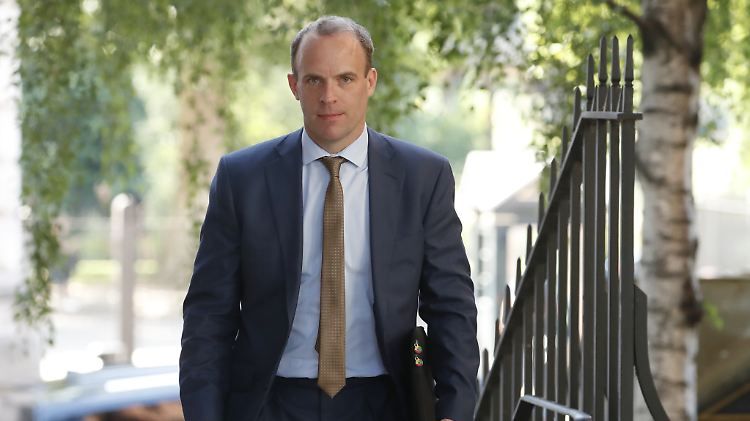 Großbritanniens neuer Außenminister Raab setzt bei der Schutzmission für Öltanker im Golf auf die USA und nicht auf Europa. 