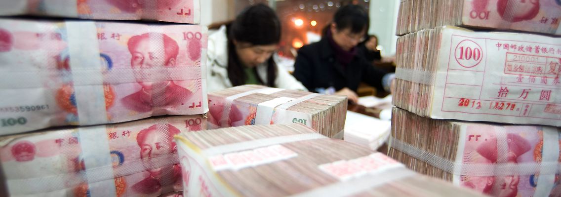 Der Yuan setzt seine Abwertungsbewegung der vergangenen Tage beschleunigt fort.