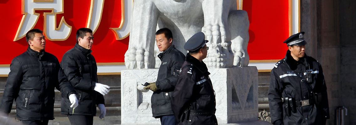 Sie haben zurzeit viel zu tun: Chinesische Sicherheitskräfte in Peking.