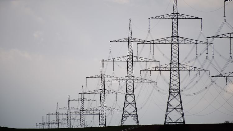 Der Anteil an Ökostrom im deutschen Stromnetz soll steigen - mithilfe einer vierten Stromautobahn.