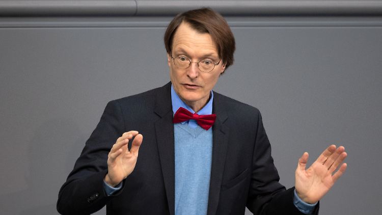 SPD-Gesundheitsexperte Lauterbach fordert Null-Promille-Grenze für E-Scooter-Fahrer.