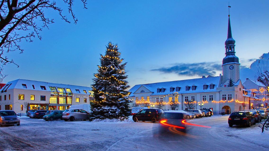 Zur Weihnachtszeit erstrahlt Spremberg. Besonders das Lichterfest ist eine gute Zeit, die Stadt zu besuchen.