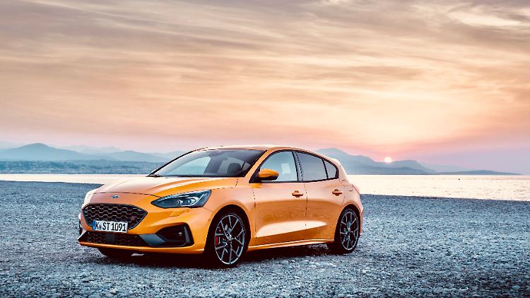 Leistungsstarker Motor, sportliches Fahrwerk und jede Menge intelligente Technologien: Der neue Ford Focus ST ist sehr temperamentvoll.
