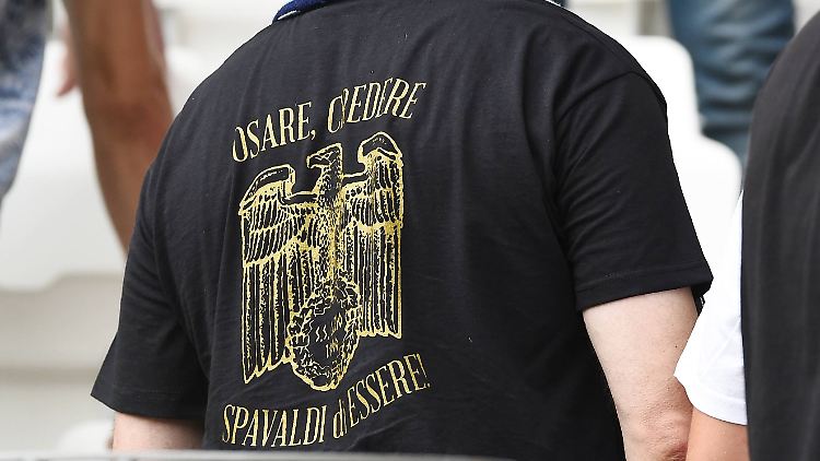Die "Irriducibili" gehören zu den rechtsextremen Ultra-Gruppierungen.